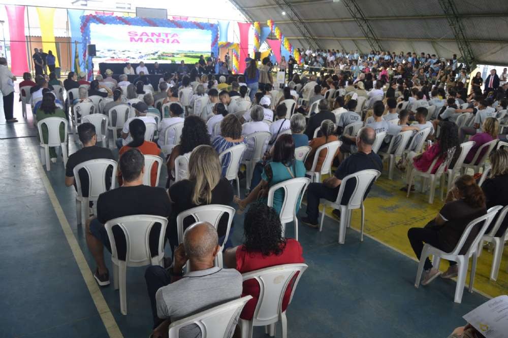 (Fotos) Câmara Legislativa realiza sessão solene em comemoração aos 32 anos de Santa Maria