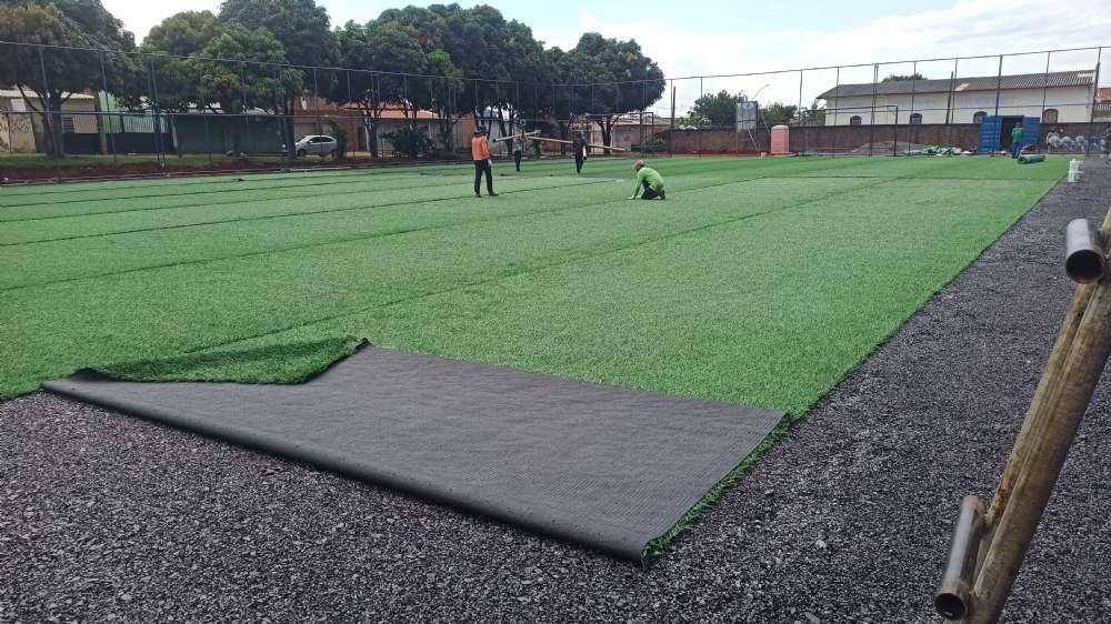 (Fotos) Novo campo sintético será construído onde antes era um lixão na Qr 212/312 de Santa Maria