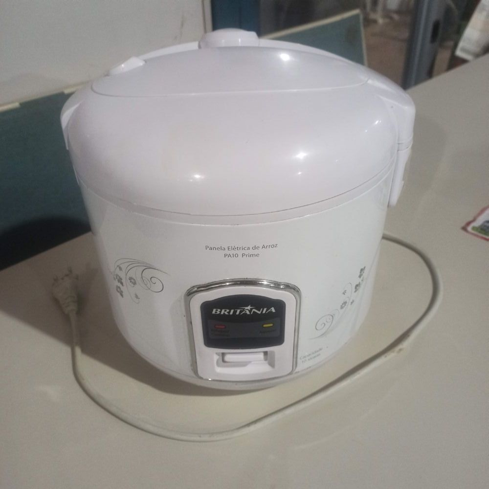 Panela Elétrica De Arroz Britânia modelo Pa10 Prime em ótimo estado