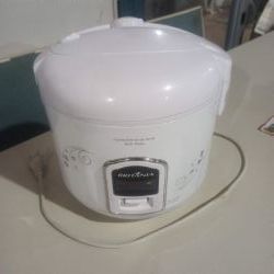 Panela Elétrica De Arroz Britânia modelo Pa10 Prime em ótimo estado